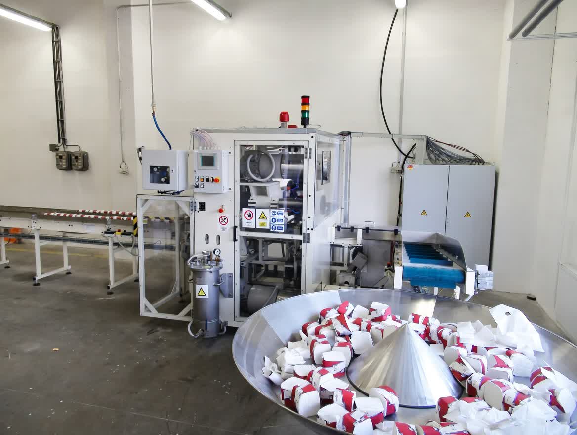 Cutting machine after speed increase retrofit with upgraded servo drives and controls