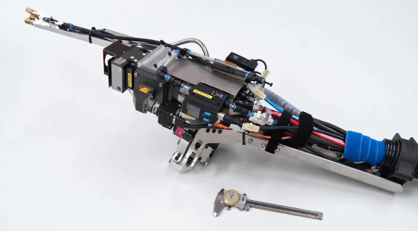 Laser welding gun design with fiber optic beam delivery and cooling system