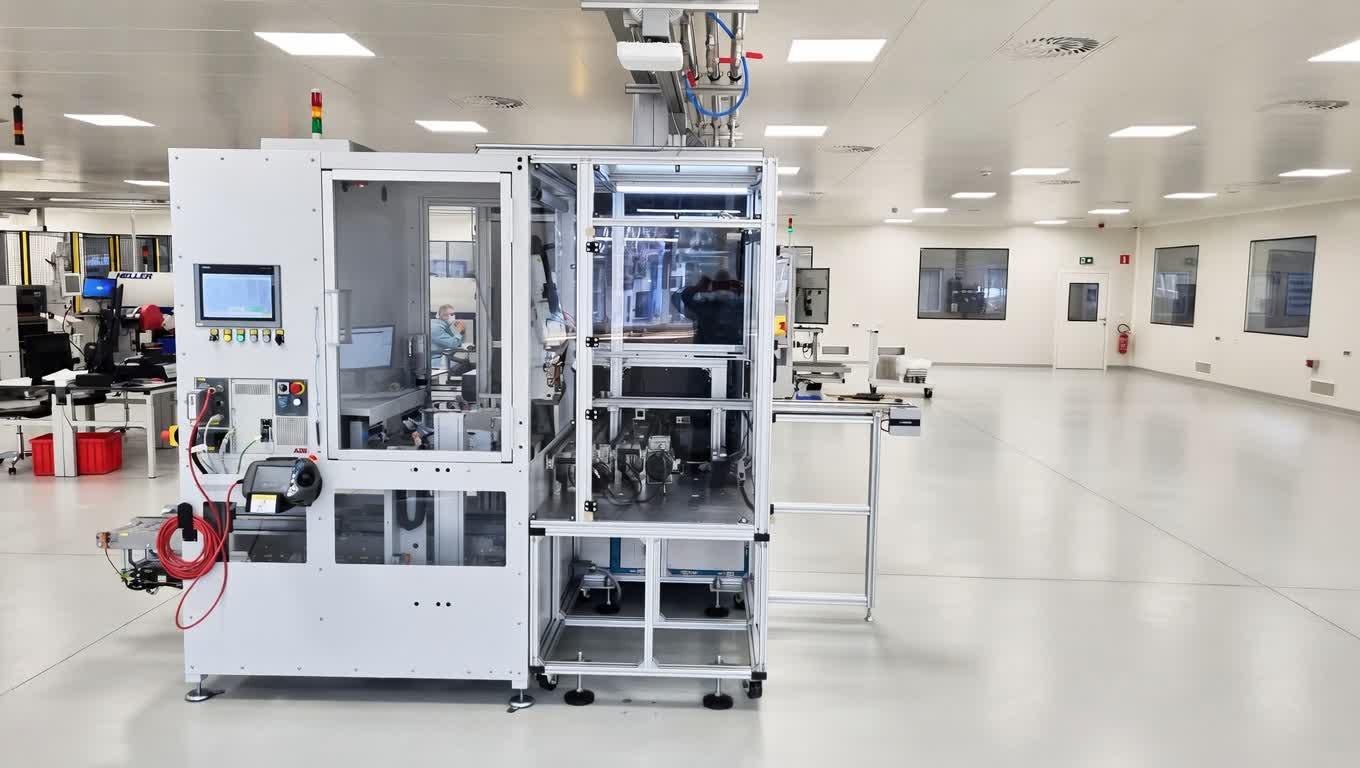 Palletizer machine commissioning with cycle time verification and testing