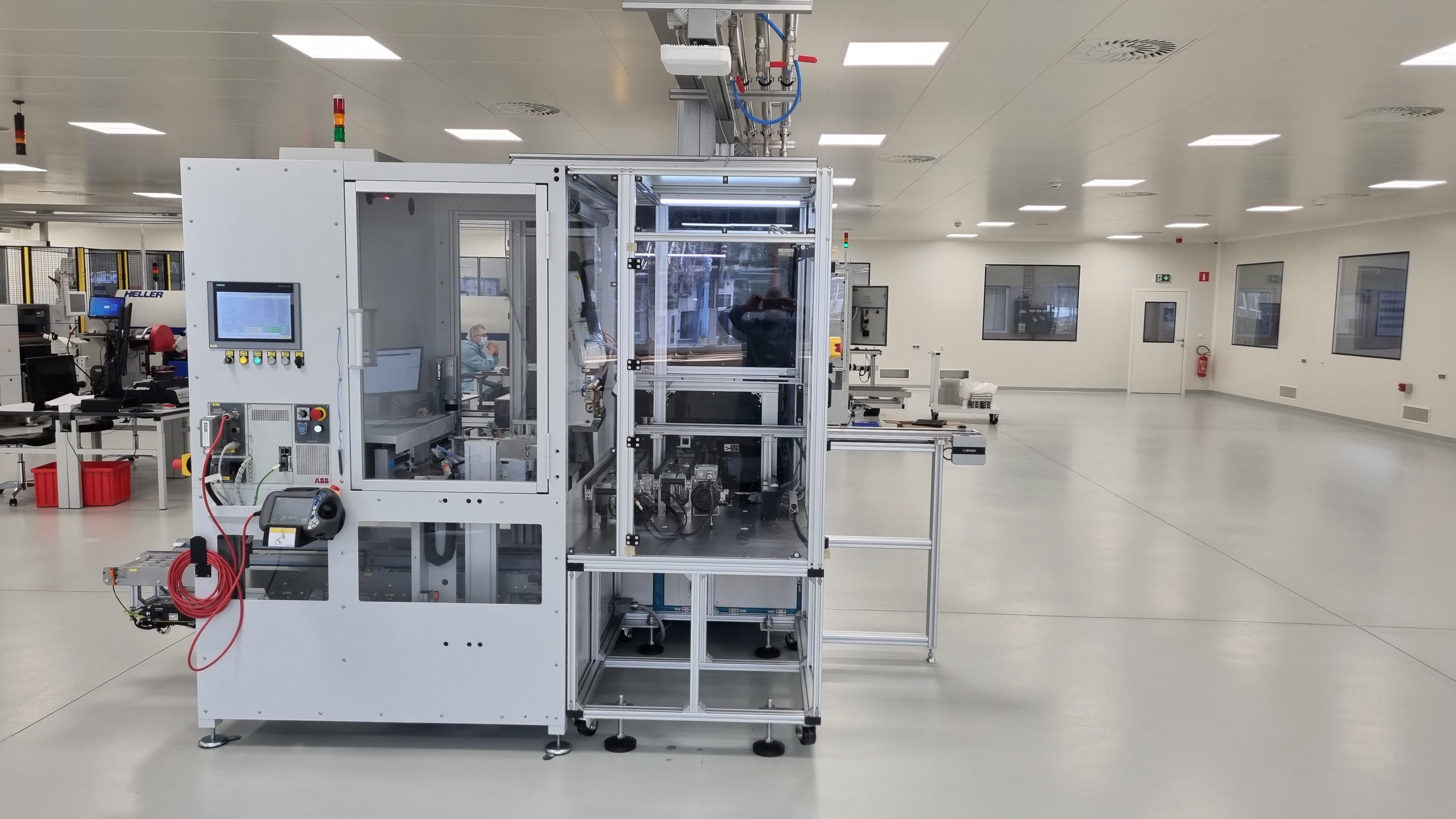 Steel-frame palletizing machine with industrial fast robot and zero tray switch time for continuous small parts operation 2